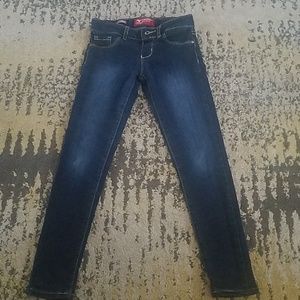 Girls jegging jeans